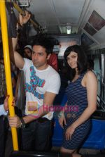 Emraan Hashmi, Prachi Desai travel by bus to promote Once upon a time in Mumbai in Curchgate, Mumbai on 29th July 2010 (34).JPG