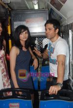 Emraan Hashmi, Prachi Desai travel by bus to promote Once upon a time in Mumbai in Curchgate, Mumbai on 29th July 2010 (41).JPG