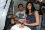 Emraan Hashmi, Prachi Desai travel by bus to promote Once upon a time in Mumbai in Curchgate, Mumbai on 29th July 2010 (55).JPG