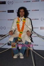 Imtiaz Ali kidnapped and trapped as a groom to promote film Antardwand in PVR, Juhu on 2nd Aug 2010 (11).JPG