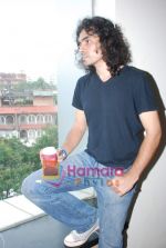 Imtiaz Ali kidnapped and trapped as a groom to promote film Antardwand in PVR, Juhu on 2nd Aug 2010 (65).JPG