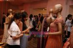 Tarun Tahiliani Bridal Couture Exposition 2010 in Kalaghoda on 5th Aug 2010 (20).JPG