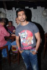 Nikhil Dwivedi at Barcode 53 launch by Hiten and Gauri Tejwani in Andheri on 6th Aug 2010 (43).JPG