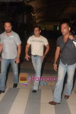 Salman Khan snapped after music launch in Delhi in Airport on 7th Aug 2010 (5).JPG