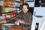 Pankaj Udhas at Pankaj Udhas_s Shaayar album launch in Landmark on 10th Aug 2010 (14).JPG