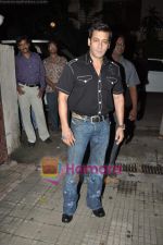 Salman Khan at the special screening of Peepli Live  in Ketnav on 10th Aug 2010 (3).JPG