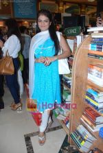 Sheeba at Pankaj Udhas_s Shaayar album launch in Landmark on 10th Aug 2010 (2).JPG