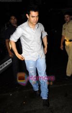 Aamir Khan watches Peepli Live in Ketnav, Mumbai on 11th Aug 2010 (4).jpg