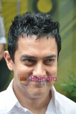 Aamir Khan watch Peepli live in Pixion,Bandra, Mumbai on 12th Aug 2010 (8).JPG