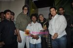 Aamir Khan, Amitabh Bachchan, Jaya Bachchan  watch Peepli live in Pixion,Bandra, Mumbai on 12th Aug 2010 (12).JPG
