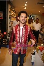 Raghav Sachar at the launch of Vande Mataram album in Reliance, Bandra on 13th Aug 2010 (10).JPG