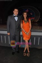 Sonali Bendre, Sajid Khan on the sets of India_s Got Talent in Filmcity on 21st Aug 2010 (2).JPG