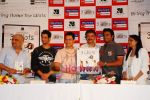 Aamir Khan, Rajkumar Hirani, Madhavan, Sharman Joshi at 3 Idiots DVD launch in Grand Hyatt on 27th Aug 2010 (6).JPG