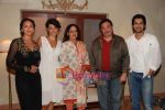 Esha Deol, Meltem Cumbul, Hema Malini, Rishi Kapoor, Arjan Bajwa on the sets of Tell Me O Khuda in Filmcity on 27th Aug 2010 (91).JPG
