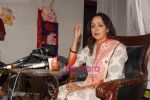 Hema Malini on the sets of Tell Me O Khuda in Filmcity on 27th Aug 2010 (2).JPG