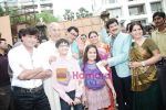 at Khichidi film promotion as they visit SRK outside Mannat on 27th Aug 2010 (11).JPG
