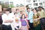 at Khichidi film promotion as they visit SRK outside Mannat on 27th Aug 2010 (12).JPG