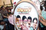 at Khichidi film promotion as they visit SRK outside Mannat on 27th Aug 2010 (22).JPG