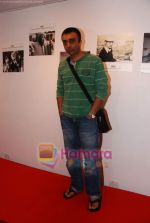 at Anupam Kher_s art exhibition in Bandra on 7th Sept 2010 (70).JPG