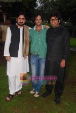 Yashpal Sharma, Ashutosh Rana at A Strange Love Story film on location in Kamalistan on 8th Sept 2010 (35).JPG