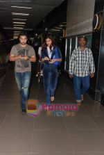 Shilpa Shetty, Raj Kundra snapped as they return from Singapore tonite in  Airport on 9th Sept 2010 (12).JPG