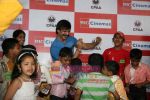 Vivek Oberoi celebrates bday with cpaa kids in Wadala on 12th Sept 2010 (12).JPG