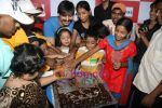 Vivek Oberoi celebrates bday with cpaa kids in Wadala on 12th Sept 2010 (15).JPG