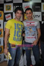Imran Khan and Punit Malhotra at the Launch of I Hate Love Storys dvd in Planet M, Mumbai on 13th Sept 2010 (19).JPG