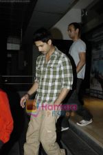 Shahid Kapoor watched Dabangg together in Cinemax on 13th Sept 2010 (2).JPG