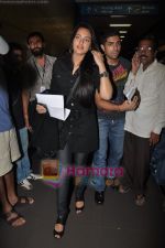 Sonakshi Sinha leave for Norway Film Festival in International Airport, Mumbai on 13th Sept 2010 (6).JPG