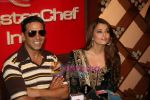 Akshay Kumar, Aishwarya Rai Bachchan on the sets of Master Chef in Film City on 16th Sept 2010 (16).JPG