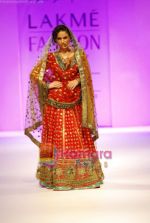 Model walks the ramp for Anupamaa Show at Lakme Winter fashion week day 3 on 19th Sept 2010.JPG