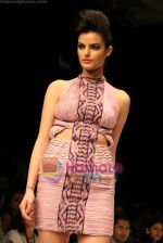 Model walks the ramp for Soup By Sougat Paul Show at Lakme Winter fashion week day 4 on 20th Sept 2010 (61).JPG