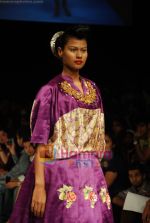 Model walks the ramp for V J Balhara Show at Lakme Winter fashion week day 3 on 19th Sept 2010 (56).JPG