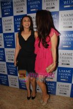 Ranu Mukherjee, Preity Zinta at Manish Malhotra Show at Lakme Winter fashion week day 4 on 20th Sept 2010 (10).JPG