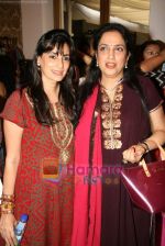 Mana Shetty at Araish - Save The Child exhibition in Blue Sea on 21st Sept 2010 (6).JPG