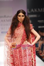 Model walks the ramp for Abhirahul Show at Lakme Winter fashion week day 5 on 21st Sept 2010 (19).JPG