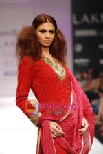 Model walks the ramp for Abhirahul Show at Lakme Winter fashion week day 5 on 21st Sept 2010 (26).JPG