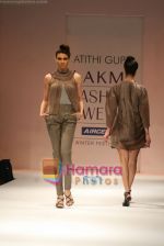Model walks the ramp for Atithi Gupta Show at Lakme Winter fashion week day 5 on 21st Sept 2010 (26).JPG