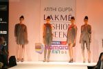 Model walks the ramp for Atithi Gupta Show at Lakme Winter fashion week day 5 on 21st Sept 2010 (38).JPG