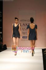Model walks the ramp for Atithi Gupta Show at Lakme Winter fashion week day 5 on 21st Sept 2010 (5).JPG