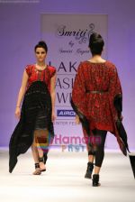Model walks the ramp for Smriti Gupta Show at Lakme Winter fashion week day 5 on 21st Sept 2010 (42).JPG