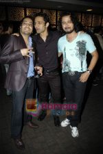 Mika Singh at Rahul Vaidya_s bday bash in Imperial Palace on 24th Sept 2010 (2).JPG