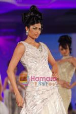 Model walks the ramp for Archana Kocchar Show at Indian Princess in J W Marriott on 25th Sept 2010 (30).JPG