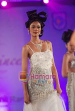 Model walks the ramp for Archana Kocchar Show at Indian Princess in J W Marriott on 25th Sept 2010 (31).JPG