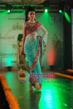 Model walks the ramp for Manali Jagtap Show at Indian Princess in J W Marriott on 25th Sept 2010 (29).JPG