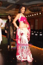 Mugdha Godse walks the ramp for Manali Jagtap Show at Indian Princess in J W Marriott on 25th Sept 2010 (9).JPG
