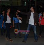 Ranbir Kapoor and Priyanka Chopra return from Indore Anjaana Anjaani promotions in Mumbai on 27th Sept 2010.JPG