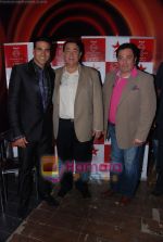 Rishi Kapoor, Randhir Kapoor, Akshay Kumar on Masterchef in Filmcity, Mumbai on 27th Sept 2010 (25).JPG