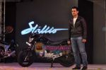 Aamir Khan at the launch of Mahindra_s new bikes Mojo and Stallion in Trident on 30th Sept 2010 (46).JPG